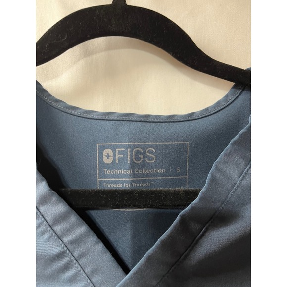 FIGS Technical Collection Casma Scrub Top Navy Blue V-Neck Pocket Womens Small - Picture 2 of 3